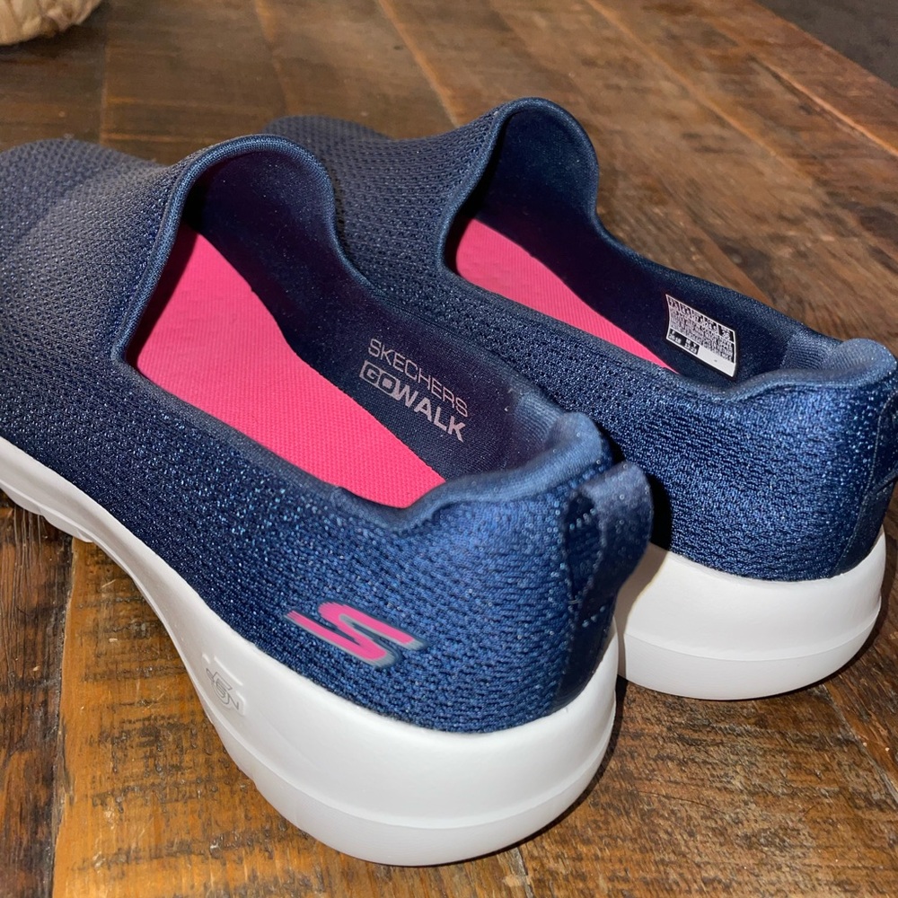 Sketchers Go Walk Shoes